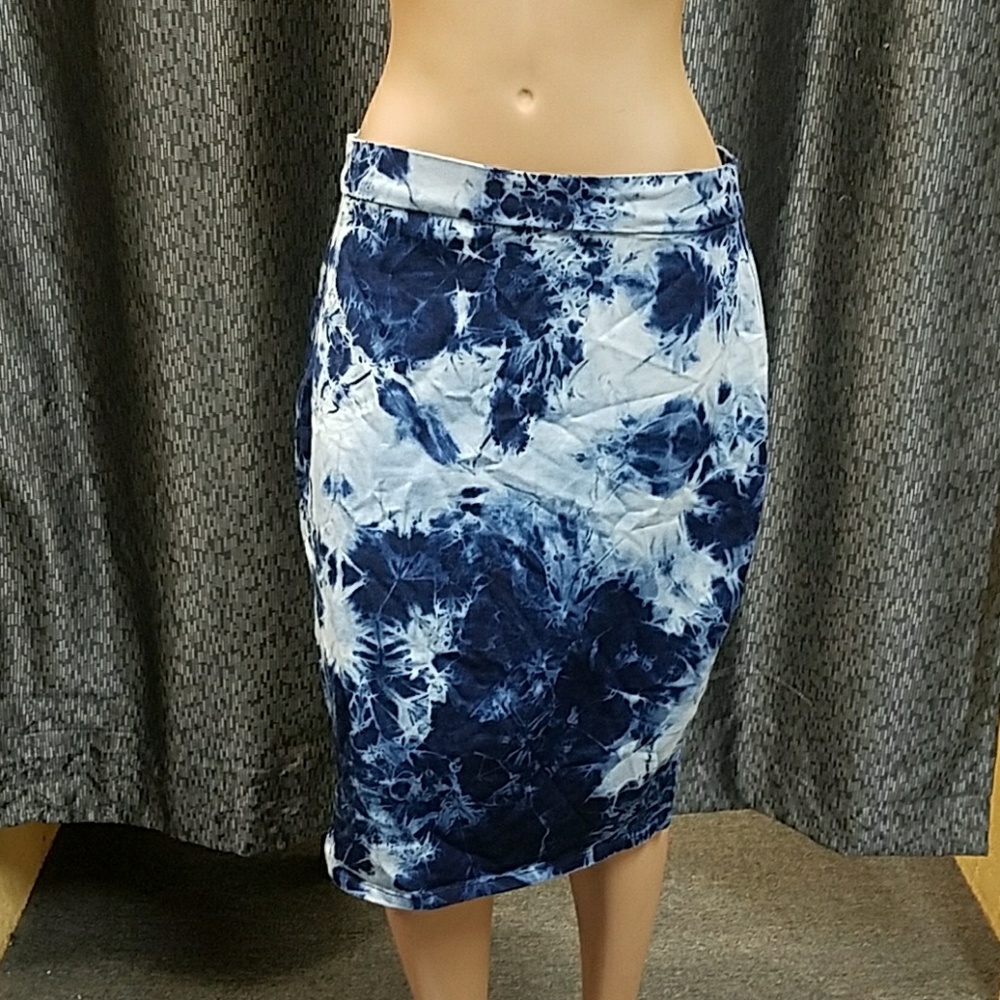 Charlotte Russe acid wash denim skirt. Size XL
